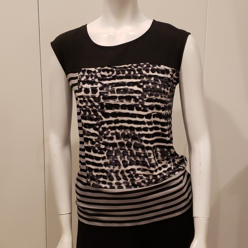 Sleeveless knit top